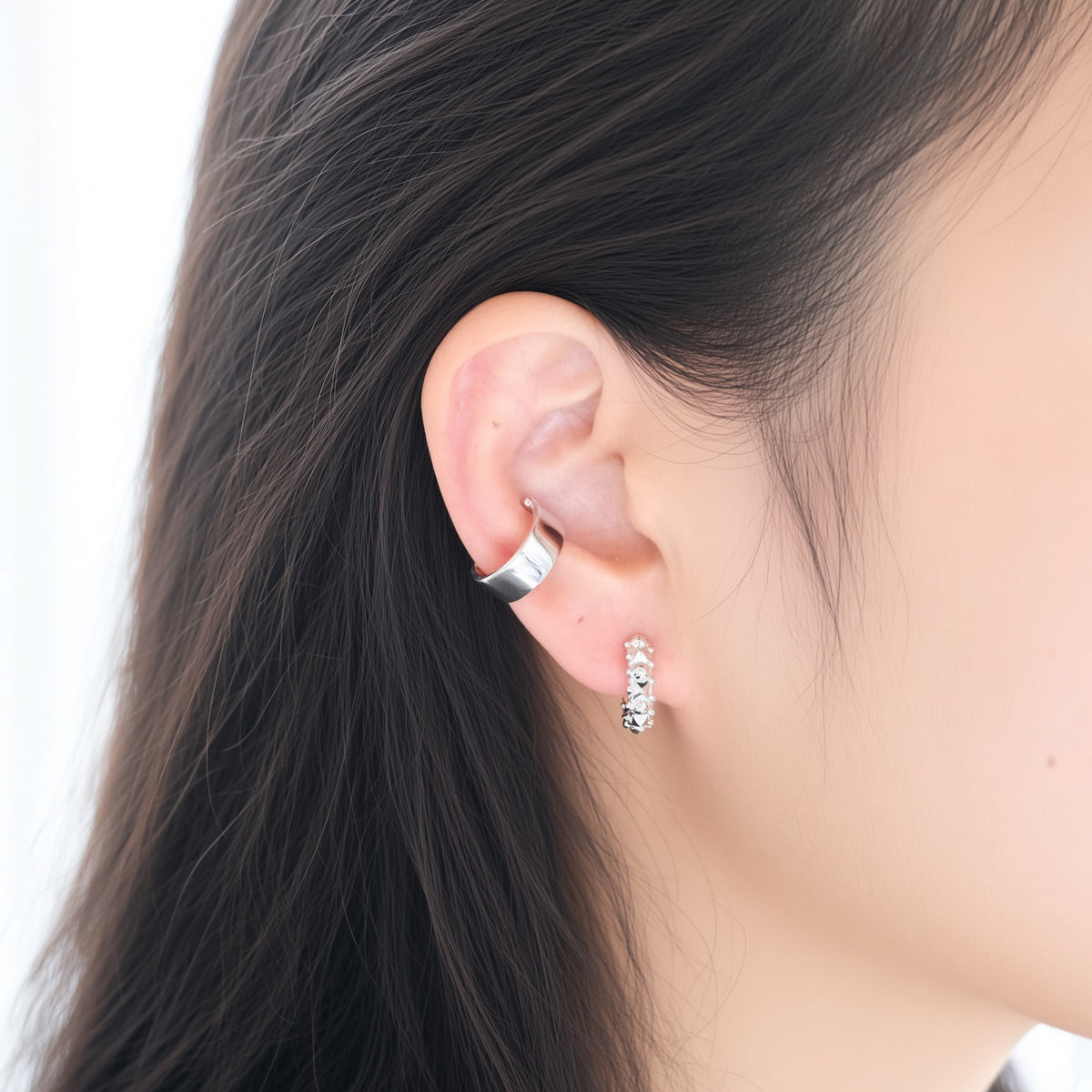 Bold Minimalist Ear Cuff (Single)