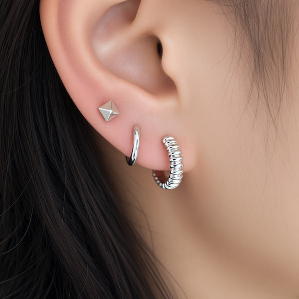Ribbed Huggie Hoops