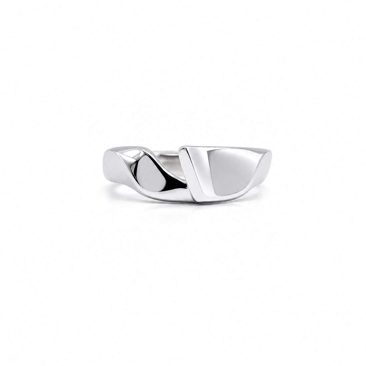 Twisted Wave Ring