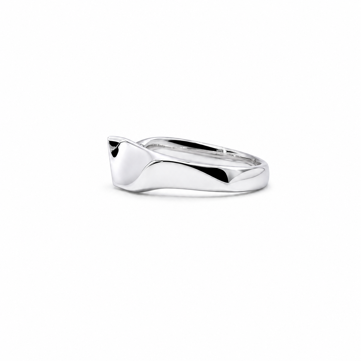 Twisted Wave Ring